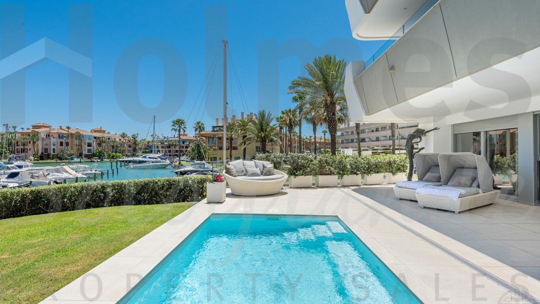 Apartment in Sotogrande, San Roque, Andalusia 1 - 18985684