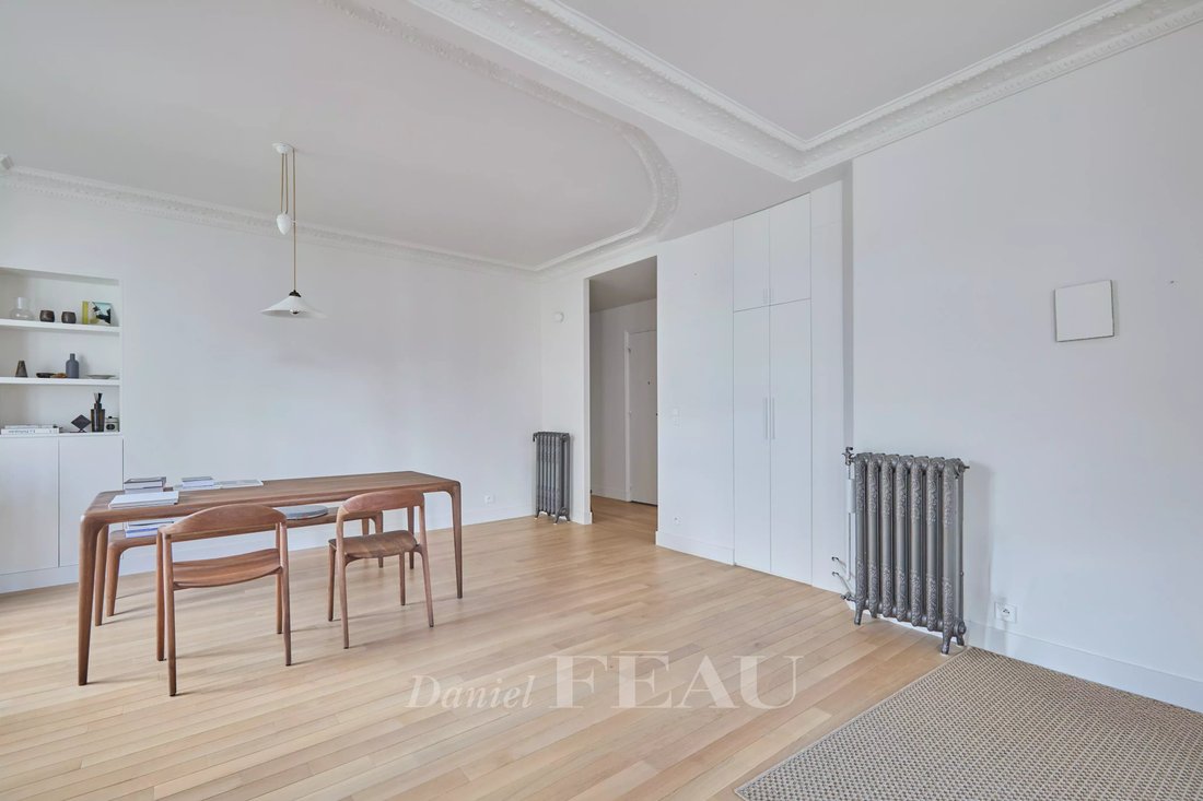 Apartment in Violet Commerce, Paris 15e Arrondissement, Paris 5 - 18986009