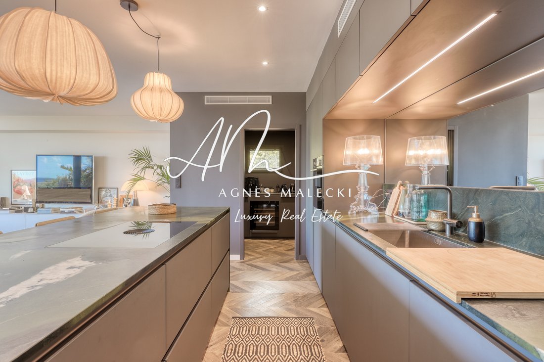 Apartment in Le Lavandou, Provence-Alpes-Côte d'Azur, France 4 - 15389820