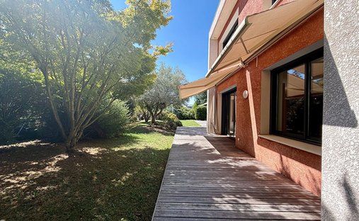 House in Bizanos, Nouvelle-Aquitaine, France 1