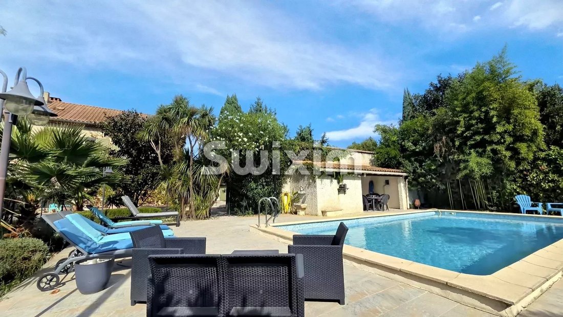House in Camaret-sur-Aigues, Provence-Alpes-Côte d'Azur, France 1 - 18985996