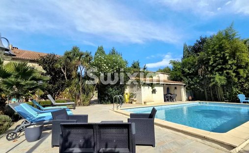 House in Camaret-sur-Aigues, Provence-Alpes-Côte d'Azur, France 1