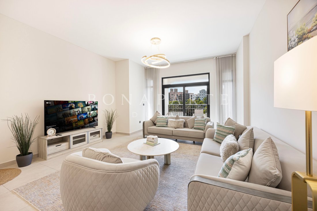 Apartment in Umm Suqeim, Dubai, United Arab Emirates 1 - 18985674
