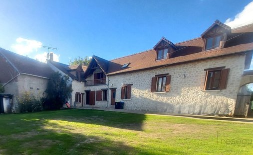 House in Fresnoy-en-Thelle, Hauts-de-France, France 1