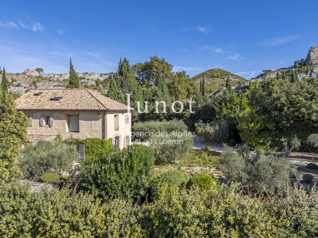 Country House in Maussane-les-Alpilles, Provence-Alpes-Côte d'Azur, France 2 - 18984909