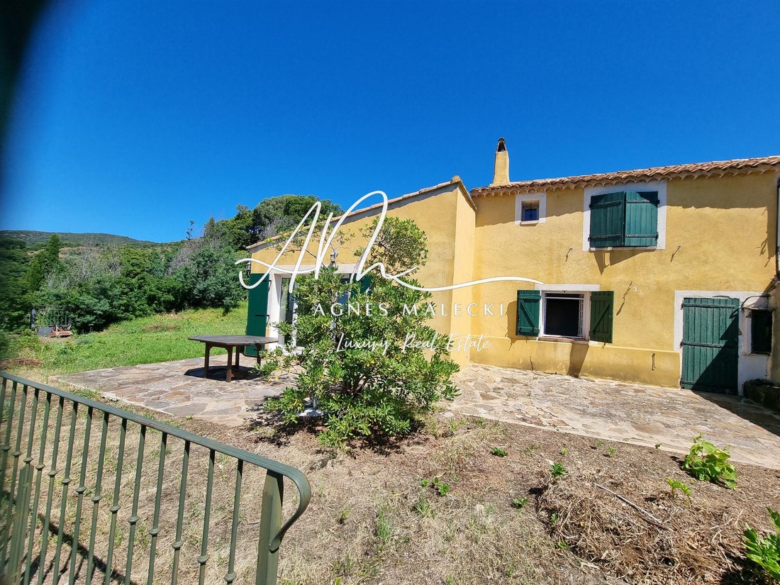 Villa in Rayol-Canadel-sur-Mer, Provence-Alpes-Côte d'Azur, France 2 - 17896273