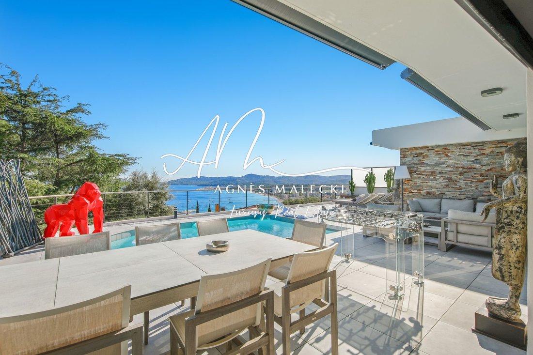 Estate in Le Lavandou, Provence-Alpes-Côte d'Azur, France 3 - 16473784