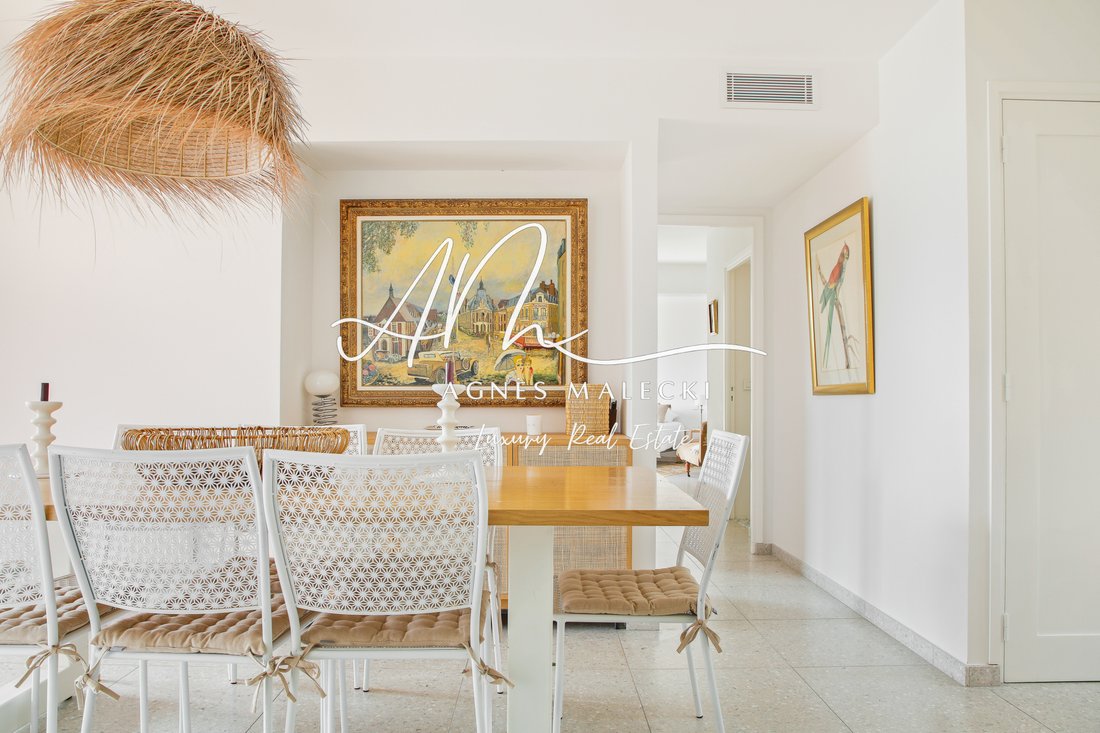 Estate in Le Lavandou, Provence-Alpes-Côte d'Azur, France 5 - 17462691