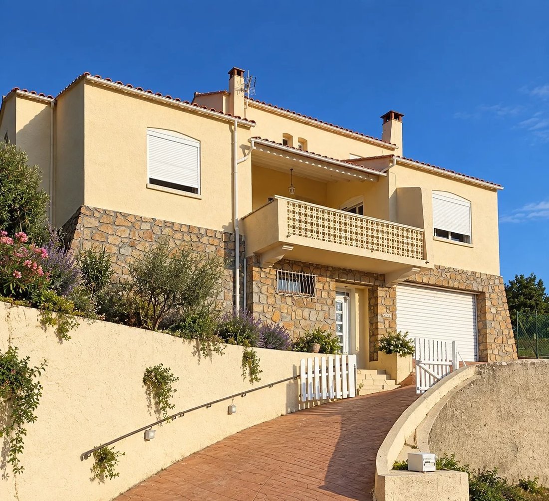 Apartment in Sartène, Corsica, France 1 - 18985829