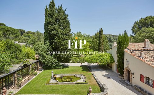 Estate in Est-Repentance-Les Trois Bons Dieux, Aix-en-Provence, France 1