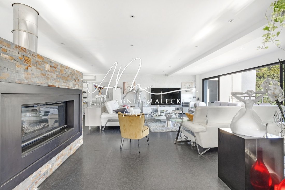 Estate in Nord, Cavalaire-sur-Mer, France 5 - 15389864