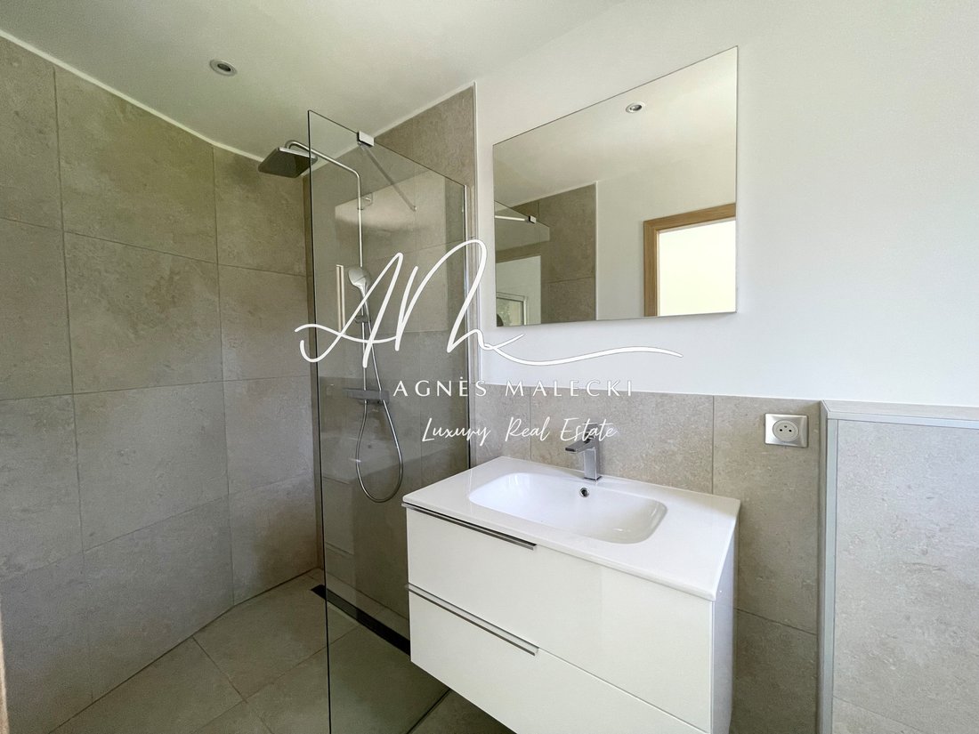 Villa in Nord, Cavalaire-sur-Mer, France 4 - 15768378