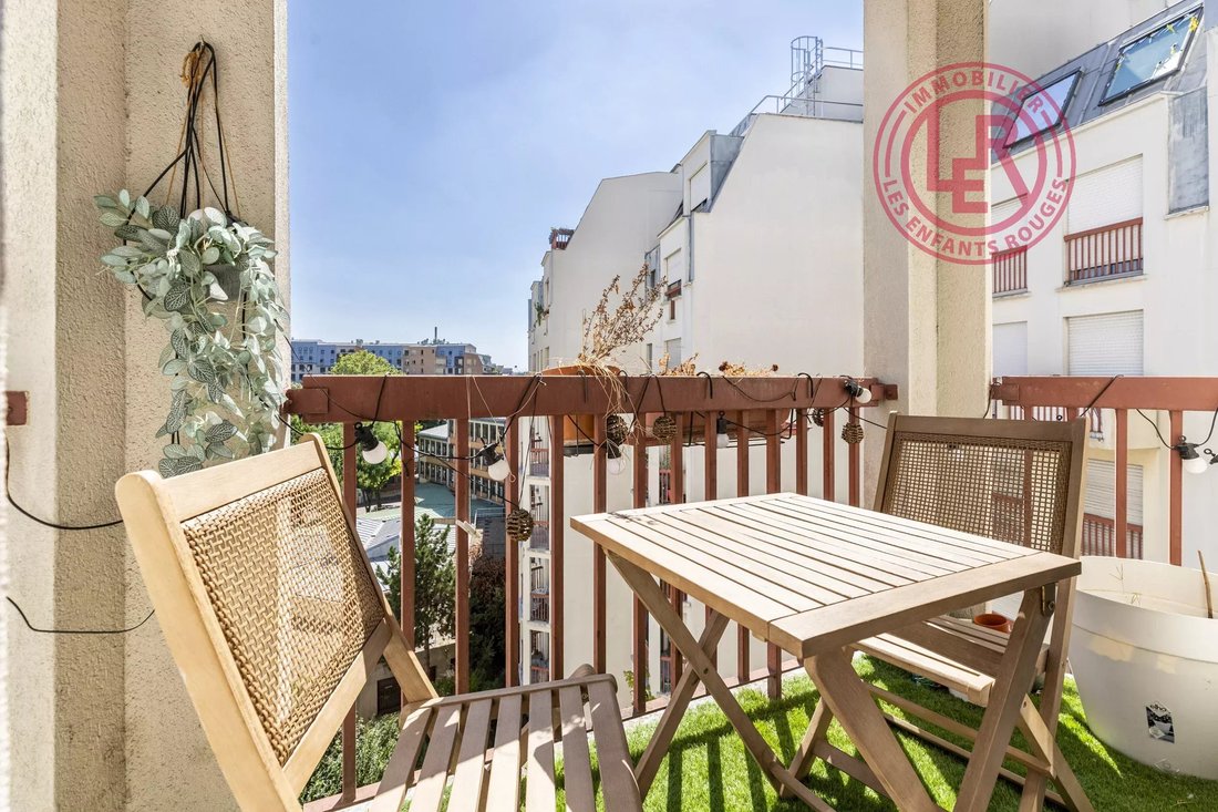 Apartment in Grange Aux Belles-Terrage, Paris 10e Arrondissement, Paris 2 - 18985127