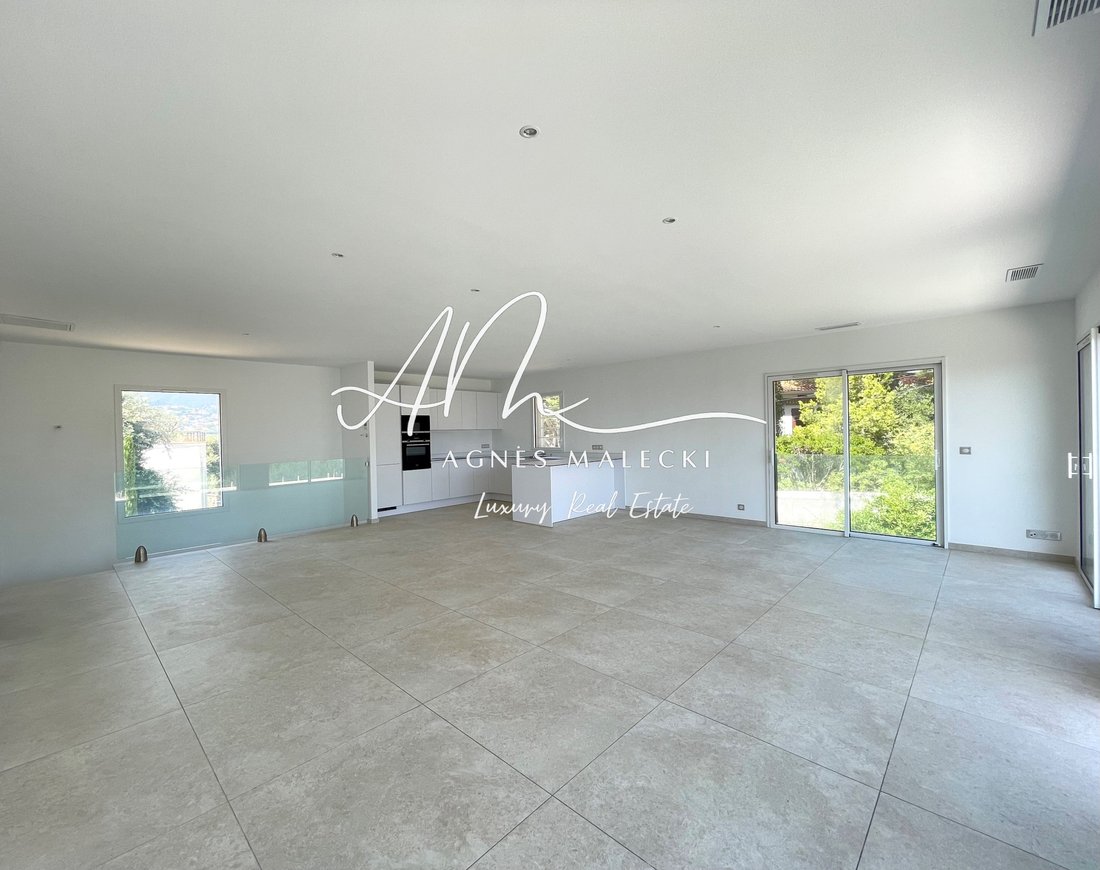 Villa in Nord, Cavalaire-sur-Mer, France 2 - 15768378