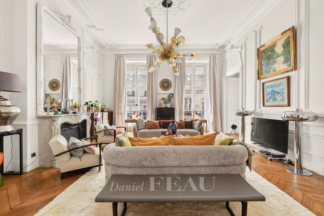 Apartment in Paris 1er Arrondissement, Paris, France 1 - 18986165