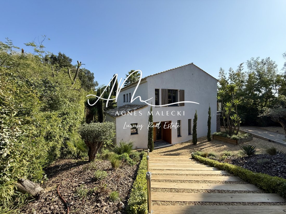 Estate in La Croix-Valmer, Provence-Alpes-Côte d'Azur, France 5 - 15765369
