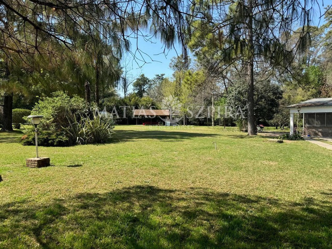 House in Ituzaingó, Buenos Aires Province, Argentina 2 - 18984158