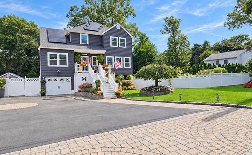 House in Centereach, New York, United States 1