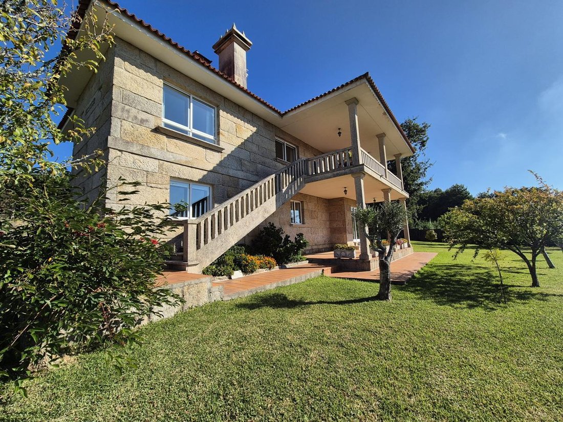 Villa in Nigran (District), Nigran, Spain 1 - 18985628