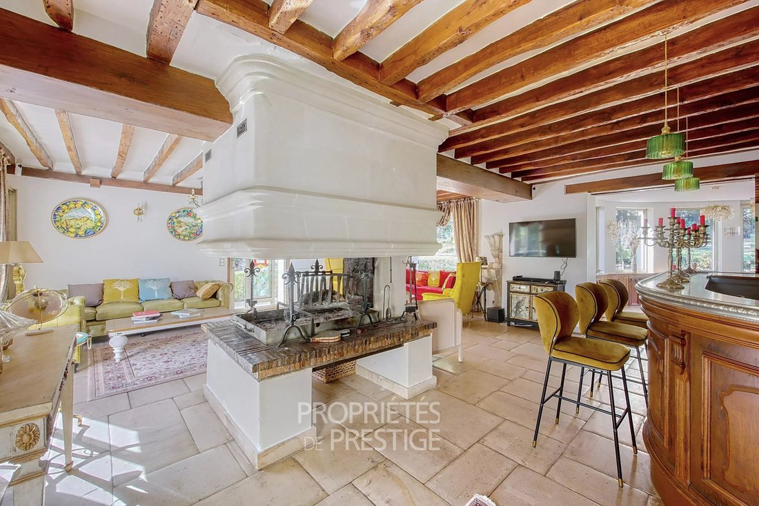 Estate in Montfort-l'Amaury, Ile-de-France, France 5 - 18986203