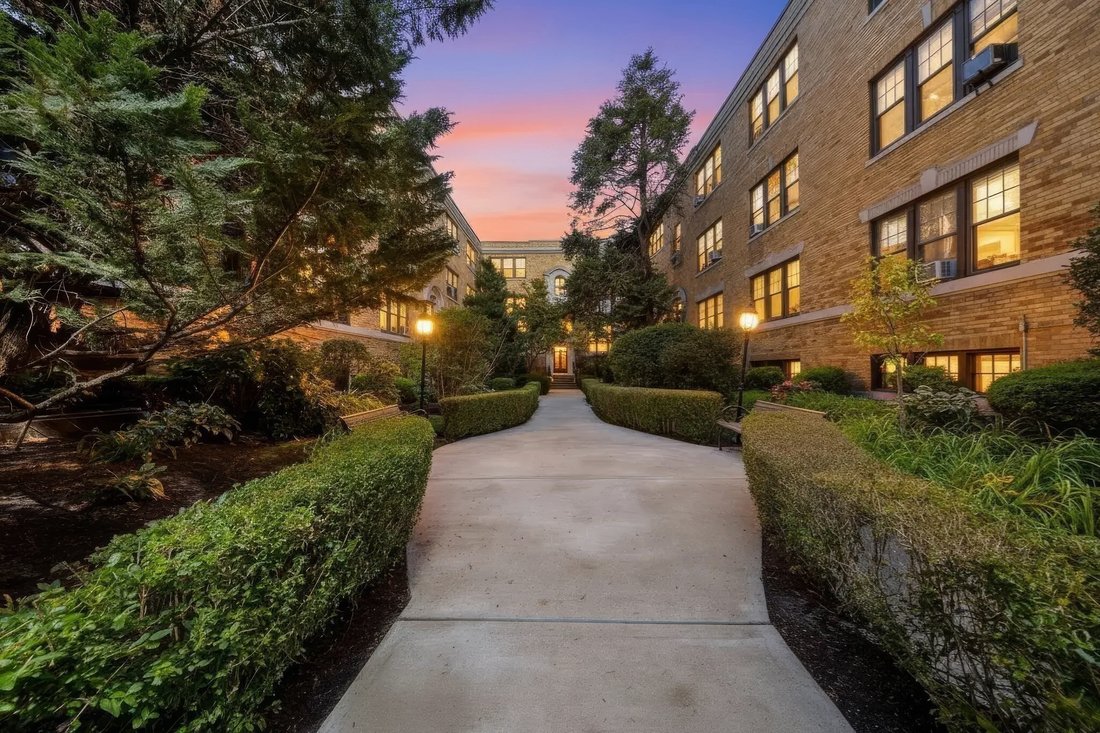 Condo in Brookline, Massachusetts, United States 1 - 18986917