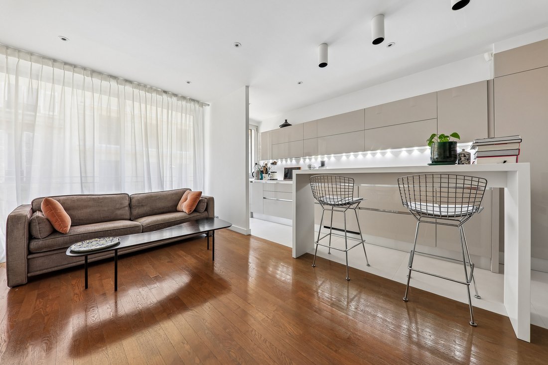 Apartment in Auteuil Sud, Paris 16e Arrondissement, Paris 2 - 18986270