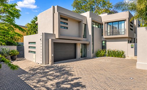 Country House in Bryanston, Gauteng, South Africa 1