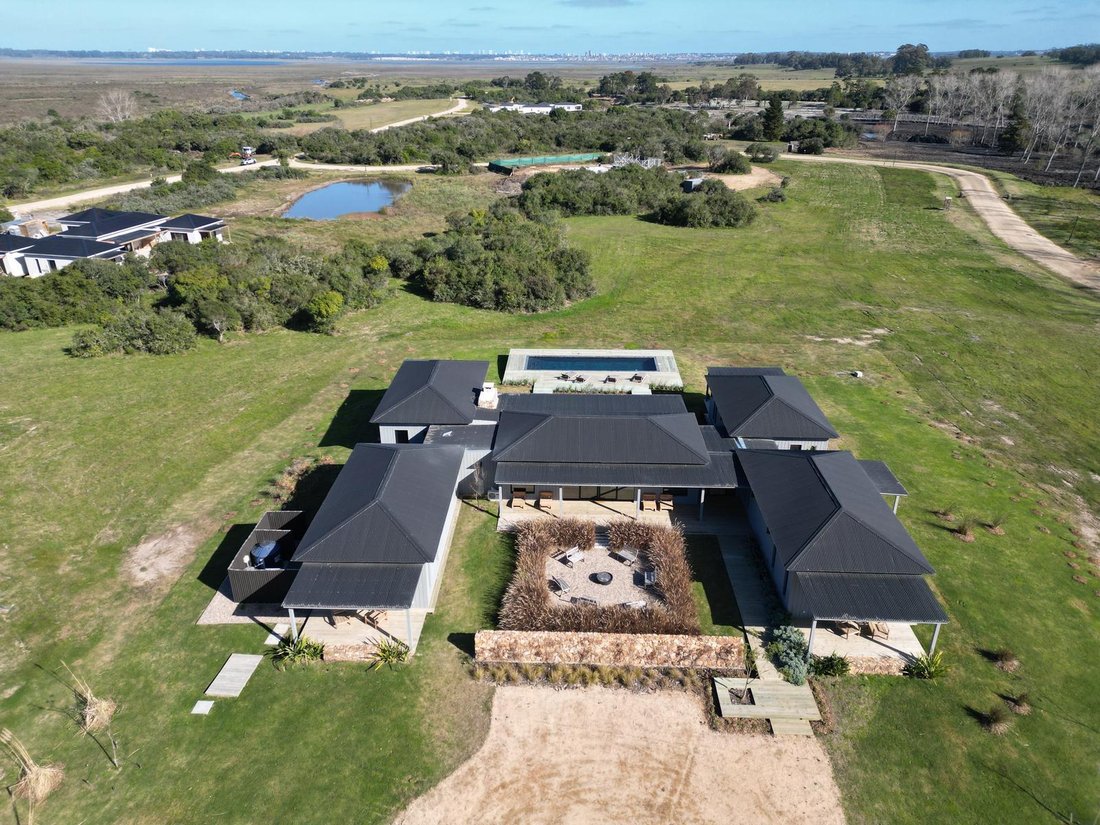 House in Fasano las Piedras, Maldonado Department, Uruguay 2 - 18986964