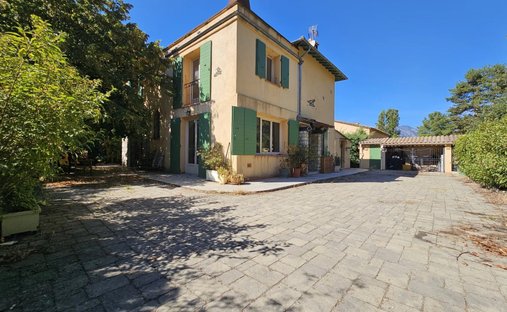 Villa en Levens, Provenza-Alpes-Costa Azul, Francia 1