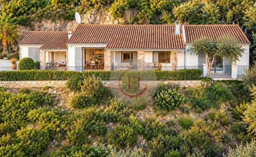 Villa in Les Termes, Mandelieu-la-Napoule, France 1
