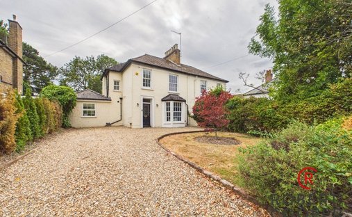 House in Pinnerwood Park, Hillingdon, England 1