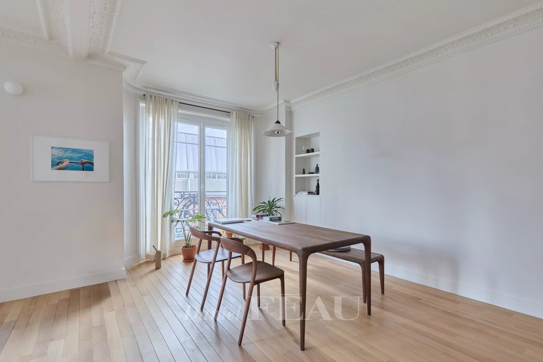 Apartment in Violet Commerce, Paris 15e Arrondissement, Paris 4 - 18986009