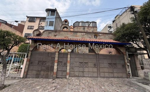 House in Tlalnepantla de Baz, State of Mexico, Mexico 1