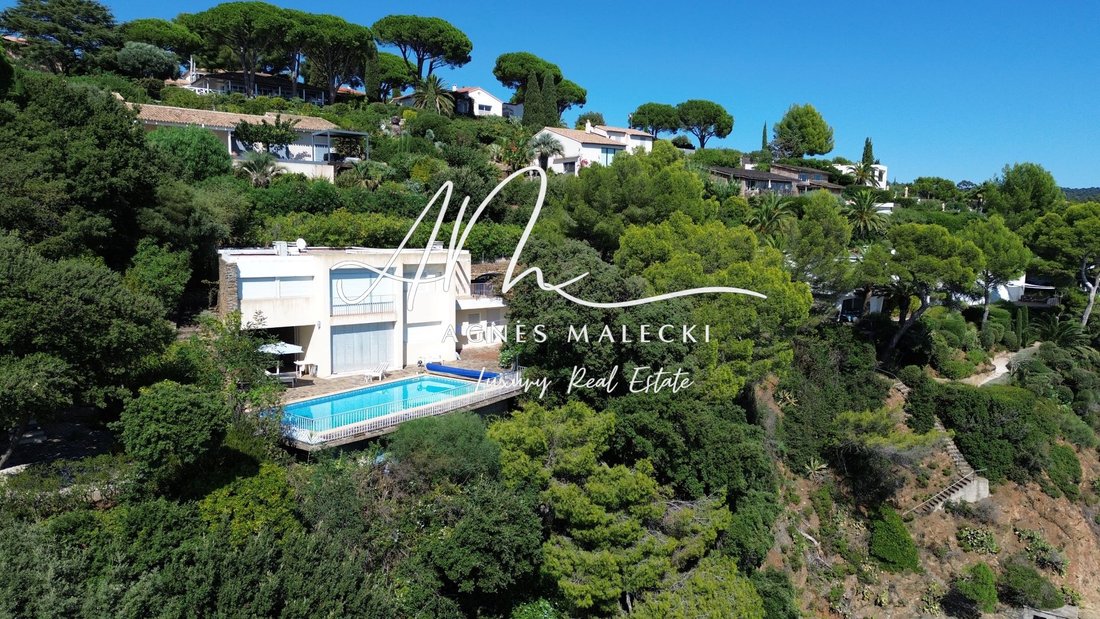 Estate in La Croix-Valmer, Provence-Alpes-Côte d'Azur, France 3 - 15765396