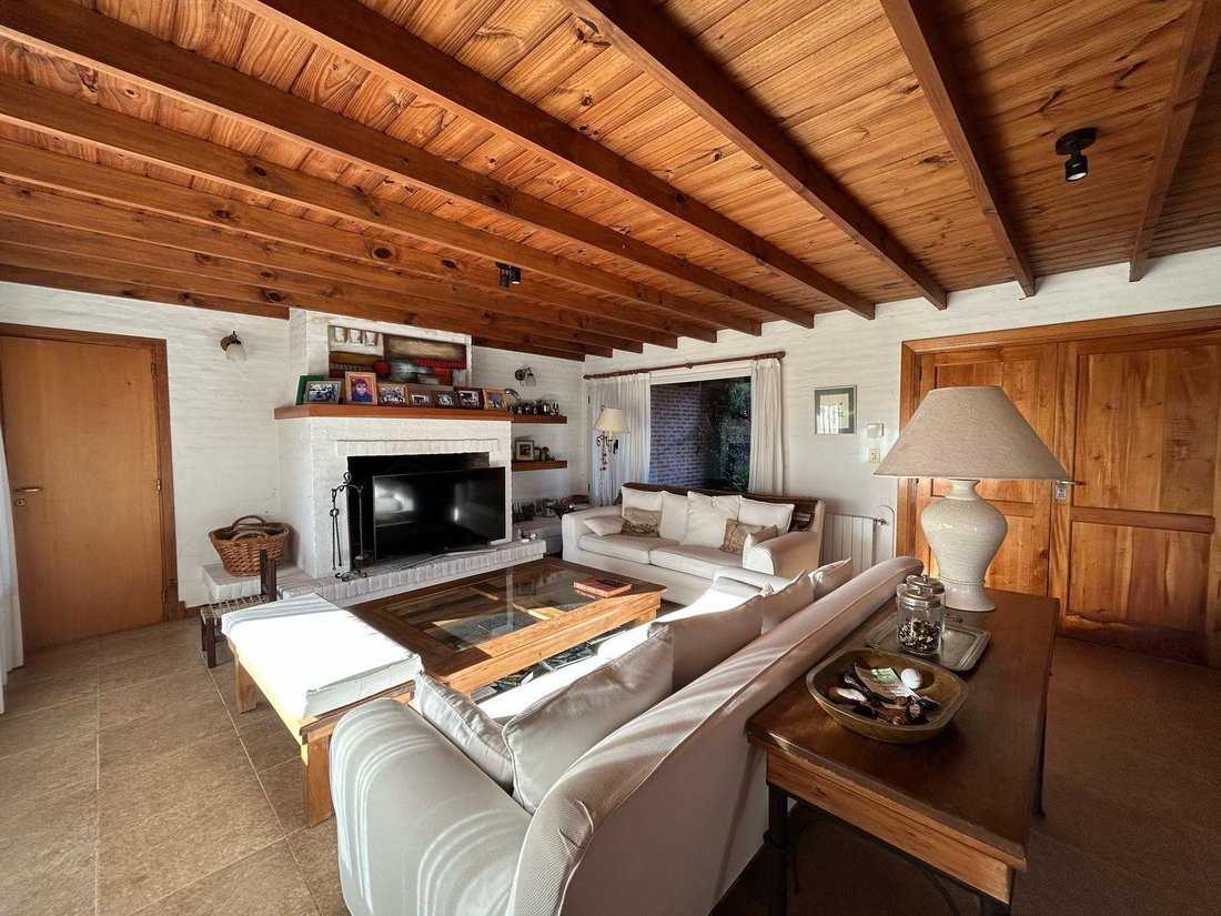 House in Chapadmalal, Buenos Aires Province, Argentina 4 - 18986930