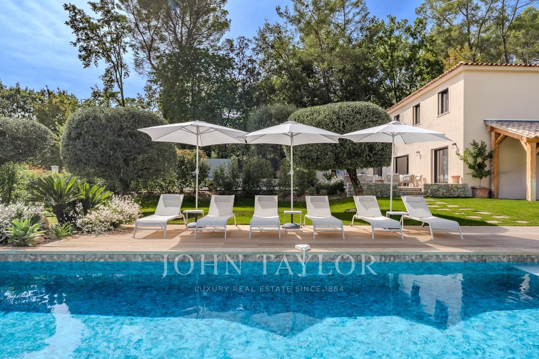 Villa in Nord, Roquefort-les-Pins, France 3 - 18985910