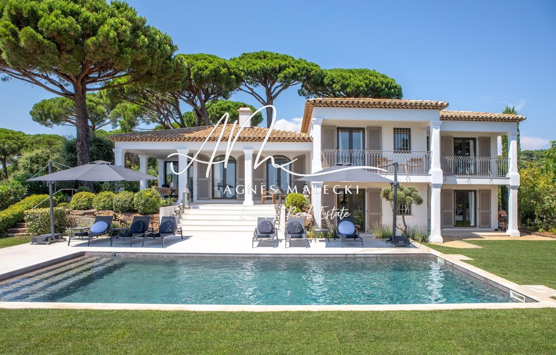 Estate in La Croix-Valmer, Provence-Alpes-Côte d'Azur, France 4 - 18985962