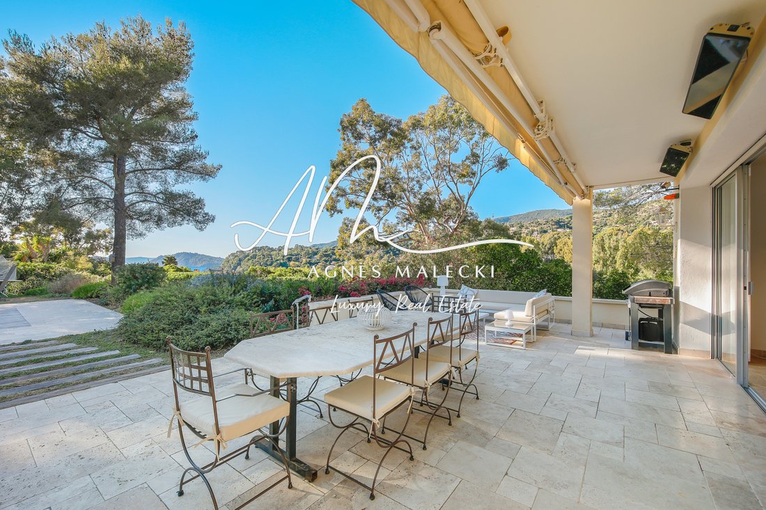 Estate in Rayol-Canadel-sur-Mer, Provence-Alpes-Côte d'Azur, France 2 - 16608348