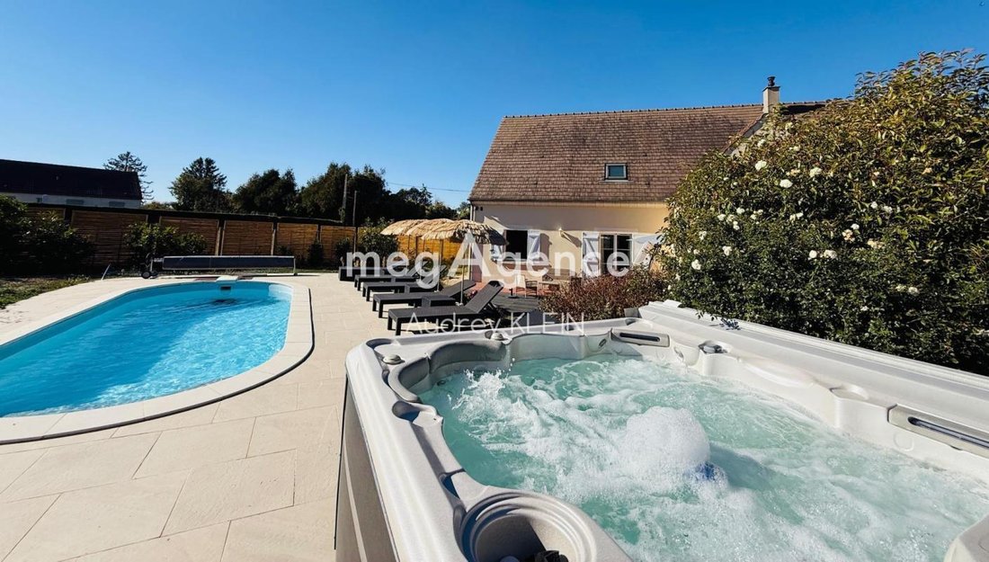 Country House in Thorigny-sur-Oreuse, Bourgogne – Franche-Comté, France 1 - 18986381