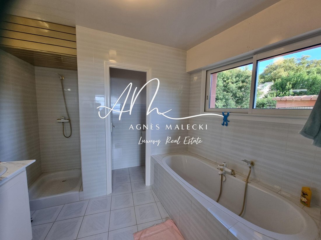 Villa in Nord, Cavalaire-sur-Mer, France 5 - 17888937