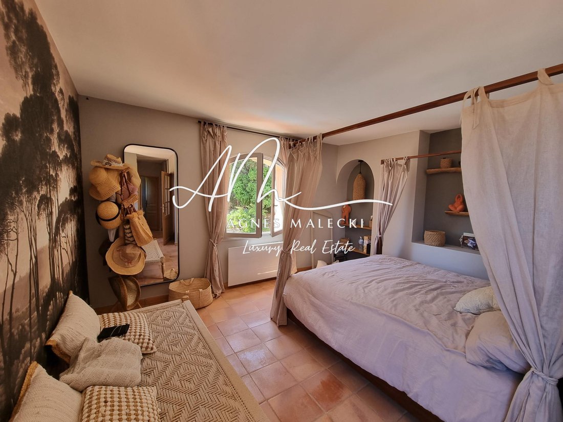 Estate in La Croix-Valmer, Provence-Alpes-Côte d'Azur, France 5 - 18148470