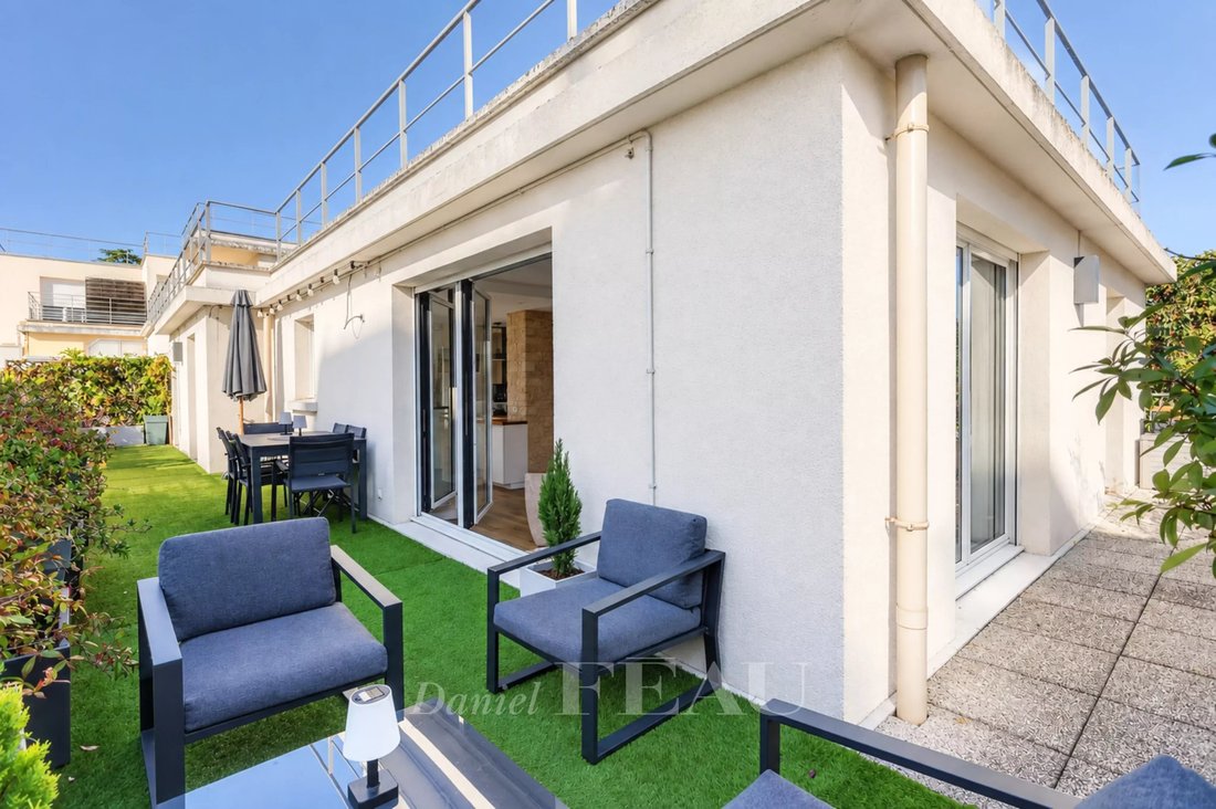 Apartment in Saint-Cloud, Ile-de-France, France 1 - 18985817