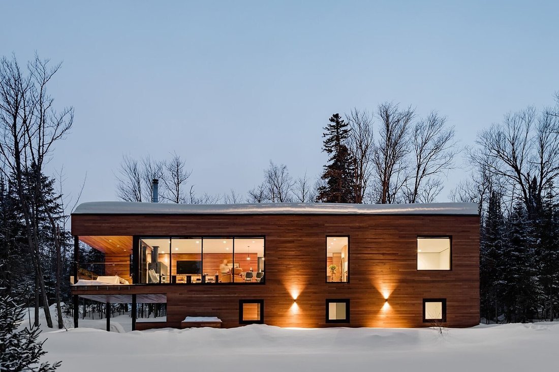 House in Petite-Rivière-Saint-François, Quebec, Canada 2 - 18986218