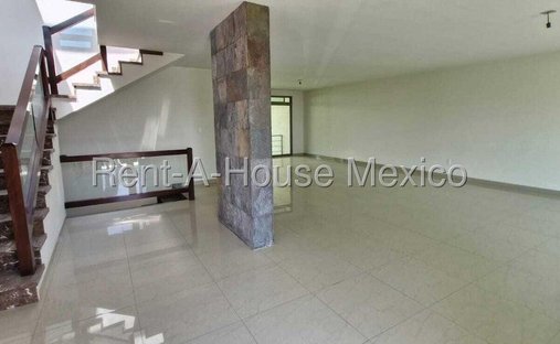 House in Naucalpan de Juárez, State of Mexico, Mexico 1
