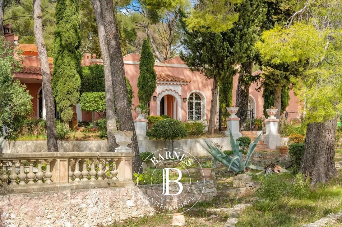 Estate in Notre Dame des Routes, Toulon, France 5 - 18984957