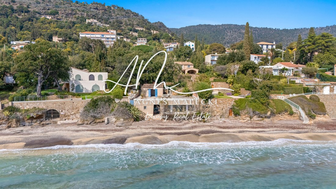 Estate in Rayol-Canadel-sur-Mer, Provence-Alpes-Côte d'Azur, France 2 - 18985976
