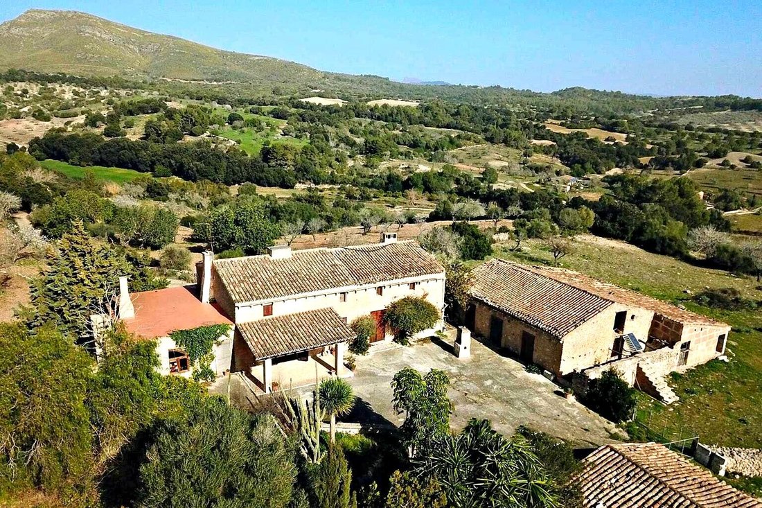 Finca in Sant Llorenc des Cardassar, Balearic Islands, Spain 1 - 18985808