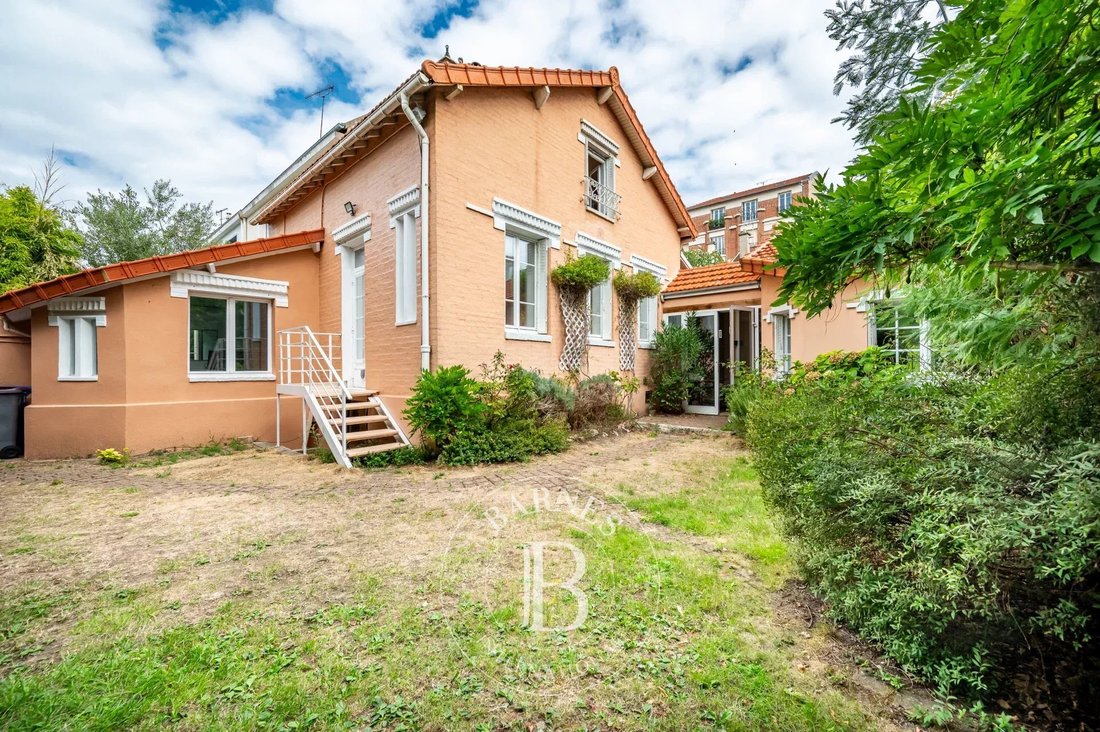House in Bois-Colombes, Ile-de-France, France 3 - 18984812