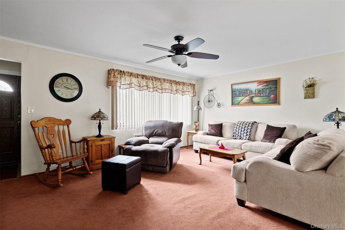 House in Lindenhurst, New York, United States 4 - 18986734