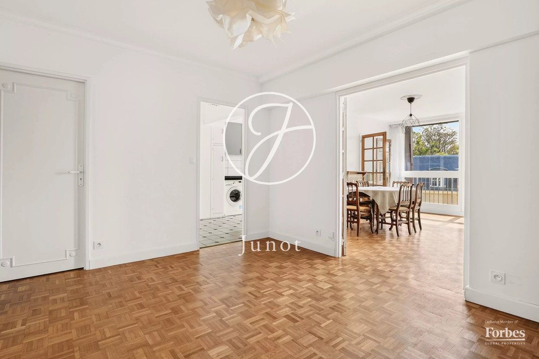 Apartment in Montreuil, Versailles, France 2 - 18984709